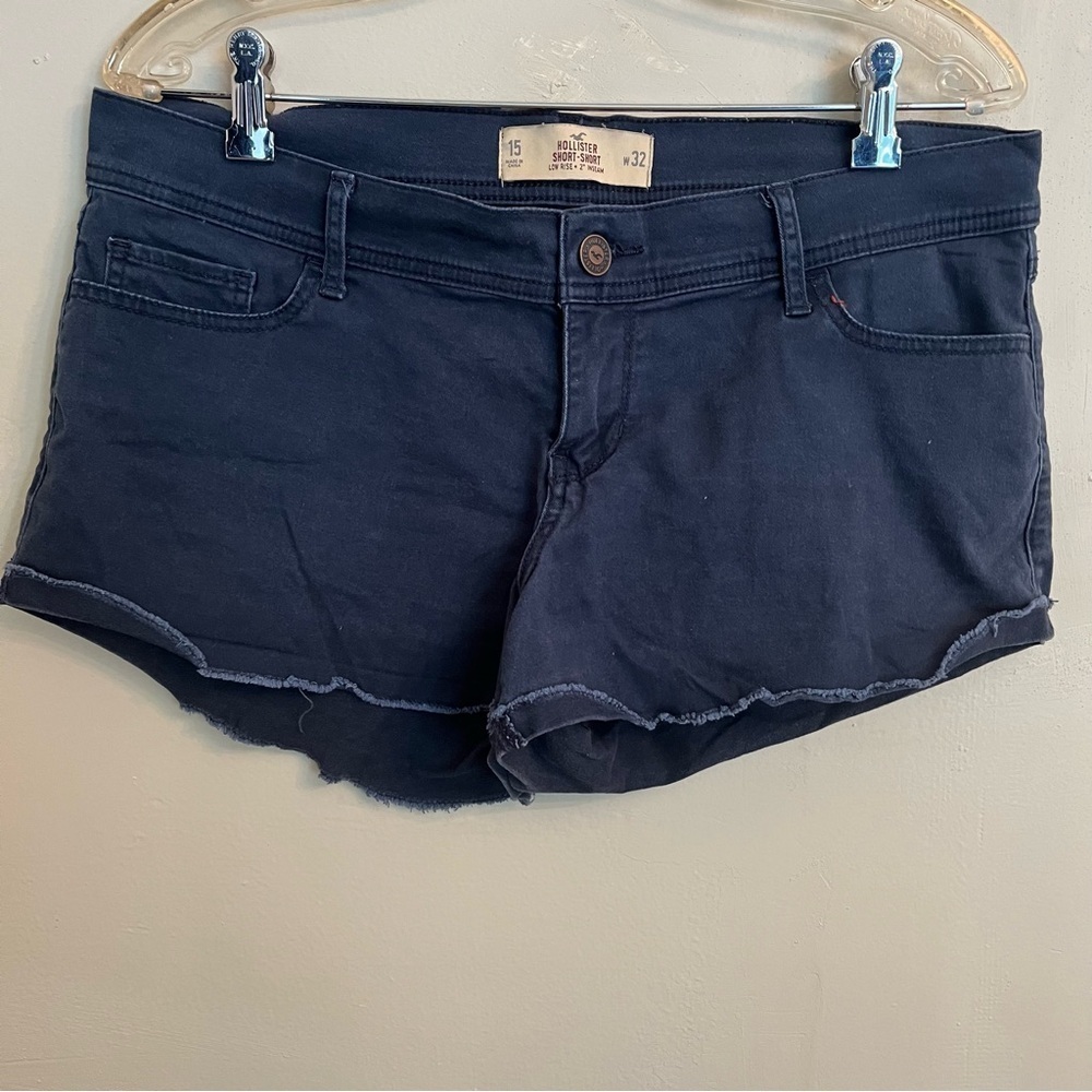 Hollister Short Short Navy Distressed Low Rise 2" Inseam Size 15 32